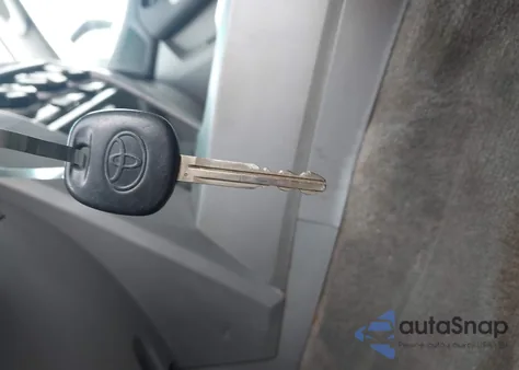 2005 Toyota 4Runner Limited V8 z USA, uszkodzony, nr VIN JTEBT17R450053443